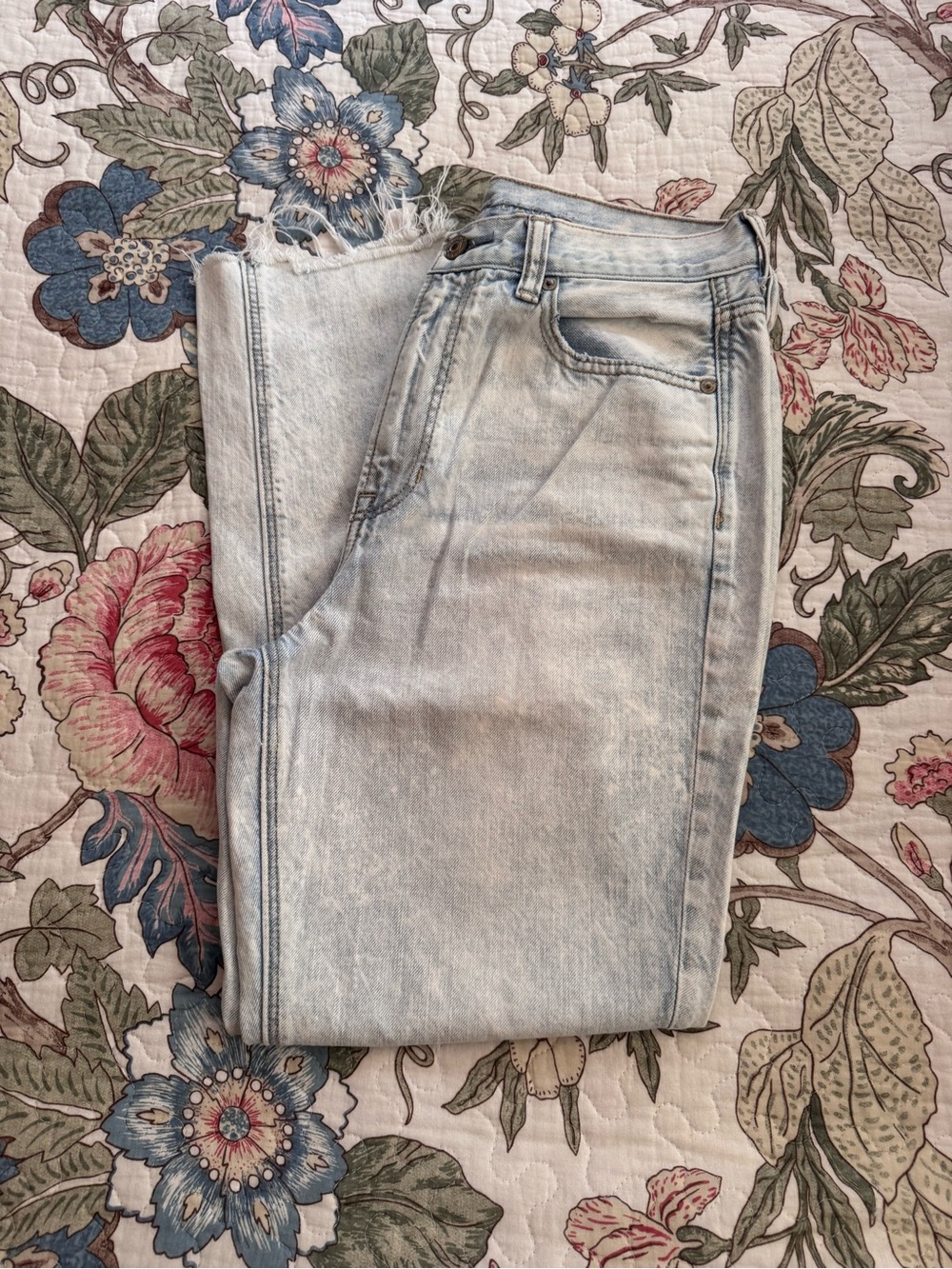 American Eagle Mom Factory Distressed Jean